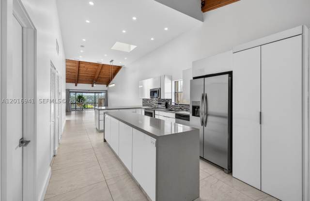 2619 S Parkview Dr Gallery 3