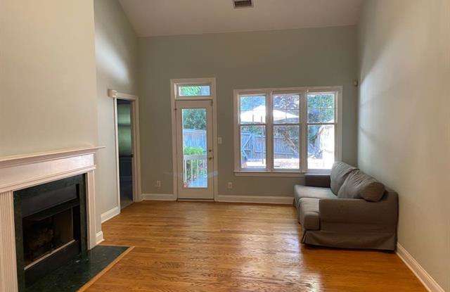 1137 Hollyheath Lane Gallery 2
