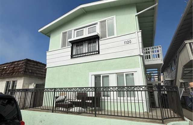 1120 W Balboa Boulevard W - 1120 West Balboa Boulevard, Newport Beach, CA 92661