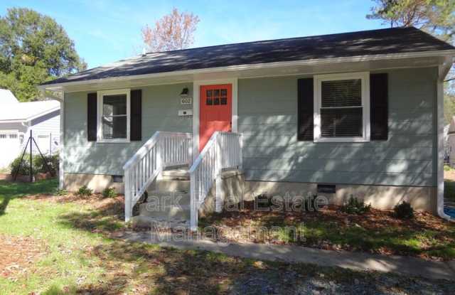 602 Hillsborough Rd - 602 Hillsborough Road, Carrboro, NC 27510