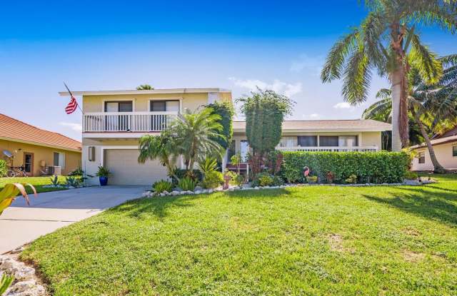 Hillside Home-3 bedrooms- 2 baths -2 car garage- Furnished-Available Now ! photos photos