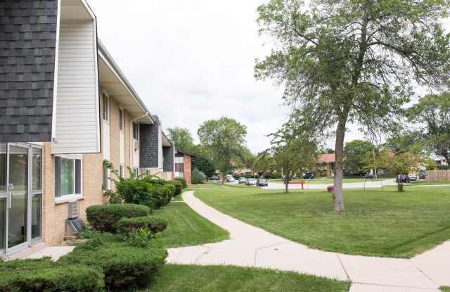Spruce Court Apartment - Greenfield WI - Call 262-420-0390 to schedule a showing Gallery 4
