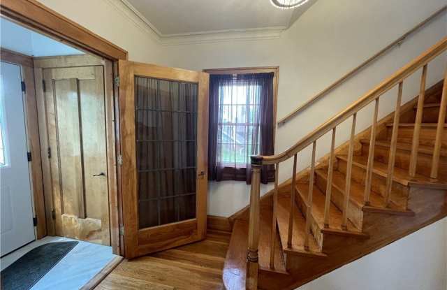 2235 Montclair Avenue Gallery 2