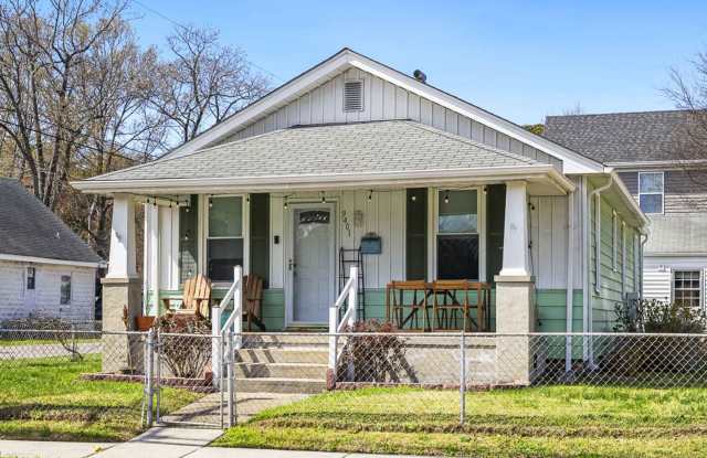Charming 3-bedroom beach cottage for rent in Ocean View, Norfolk! photos photos