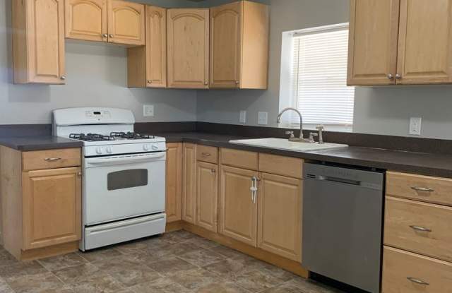 Now Only $1795! 2 Bed 1 Bath House for Rent in Clearfield! Gallery 3