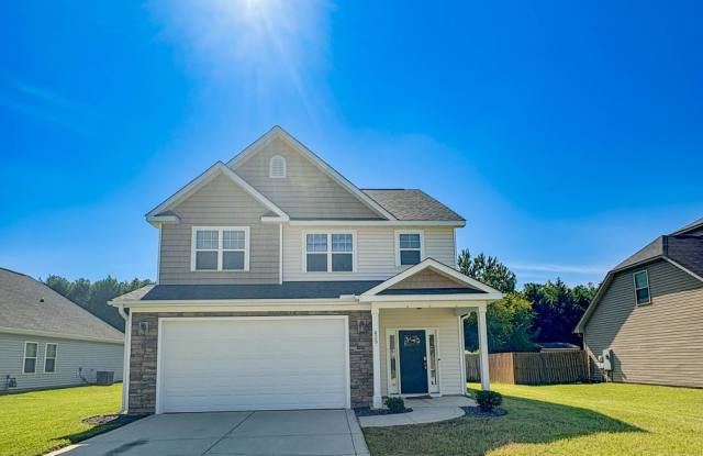 AVAILABLE 9/21- FOUR BEDROOM, 2.5 BATHROOM Gallery 3