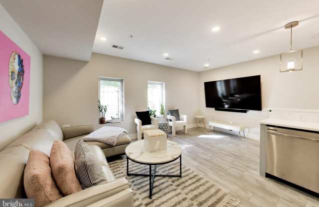 1444 HARVARD Street NW Gallery 1