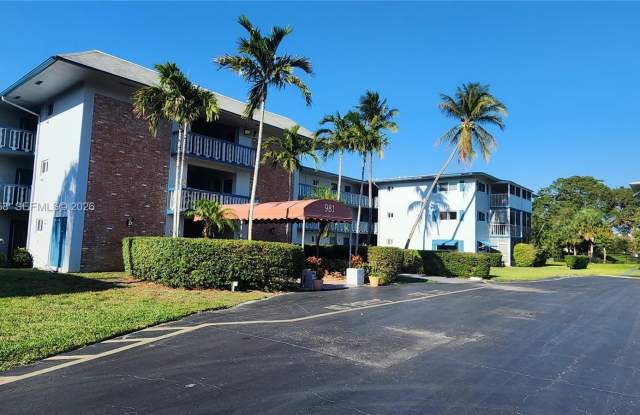 981 Hillcrest Ct photos photos