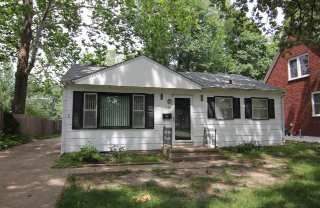 1630 Morningside Drive in Iowa City - AVAILABLE AUGUST 1ST photos photos