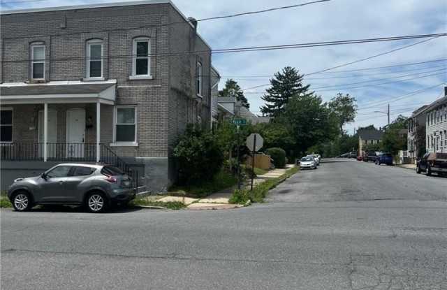 431 Maple Street photos photos