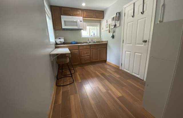 1813 Gilson Street photos photos