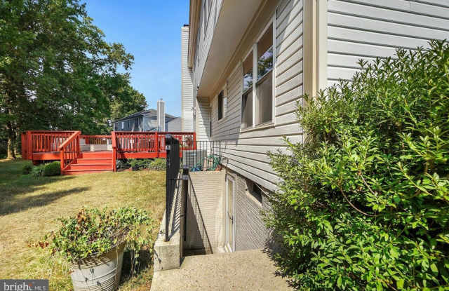 2505 FALLING BROOK Terrace Gallery 2