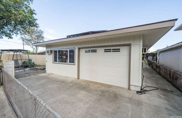 3BR/1.5BA Wahiawa Spacious Home with Garage, Driveway, PV Solar, A/C & Fenced Yard photos photos