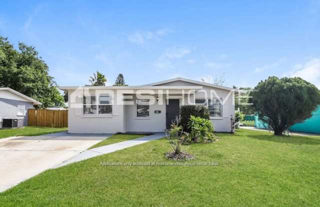 1605 14th Street East - 1605 14th Street East, Bradenton, FL 34208