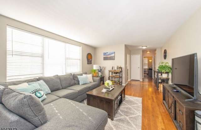 370 Claremont Avenue photos photos