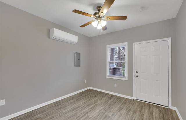 222 Doctor W. J. Hodge Street - 4 photos photos