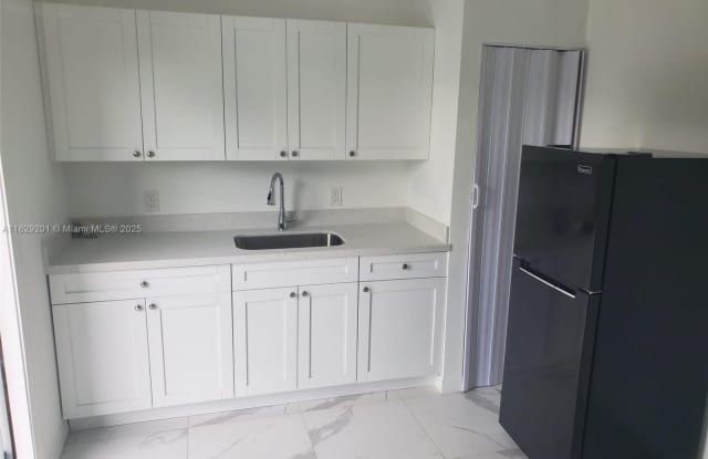 1718 SW 57th Ave photos photos
