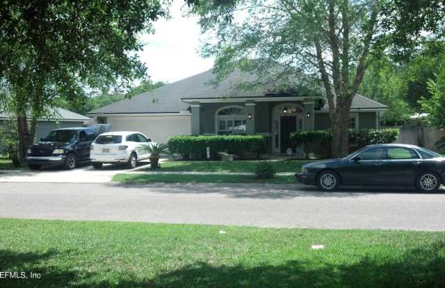 14019 CRESTWICK Drive W Gallery 3