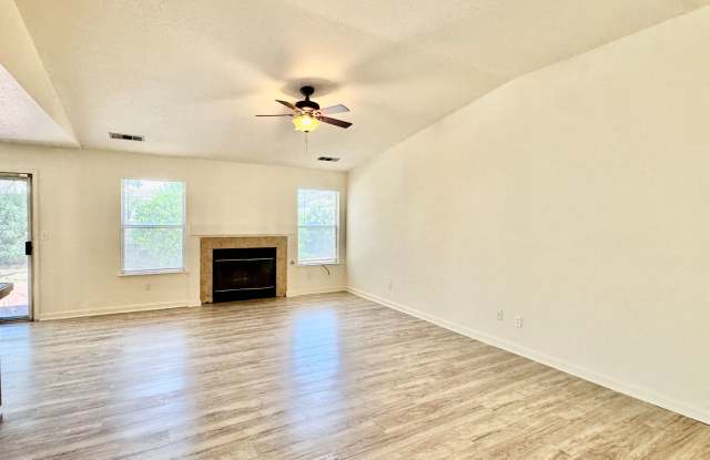 REDUCED!  Southside 4 Bedroom 2 Bath Home! Gallery 4