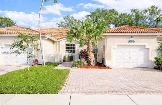 2650 E Aragon Blvd photos photos