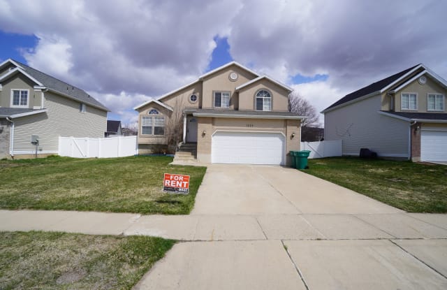 1229 E 3025 N - 1229 East 3025 North, Layton, UT 84040