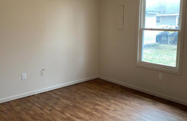 1425 West Hovey Street - B Gallery 3