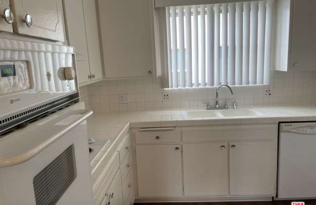 9204 Whitworth Dr Gallery 3