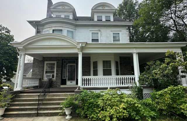 Beautiful Second Floor 3 Bed/1 Bath photos photos
