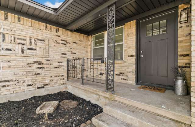 609 S Farmington Road Gallery 3