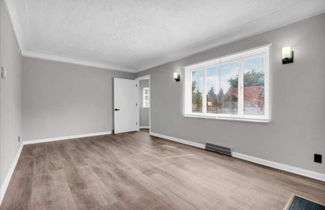 16639 Ward Street Gallery 3
