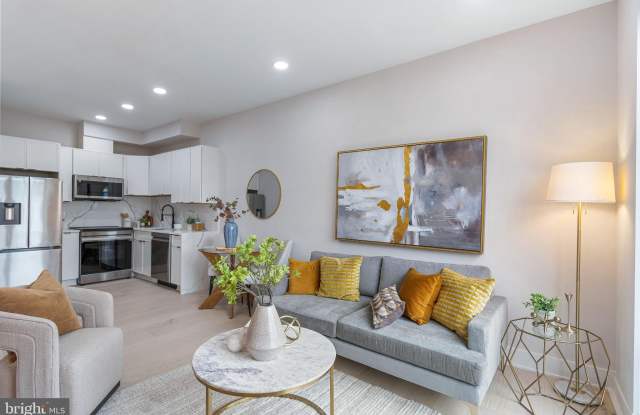 1516 E CAPITOL Street NE photos photos