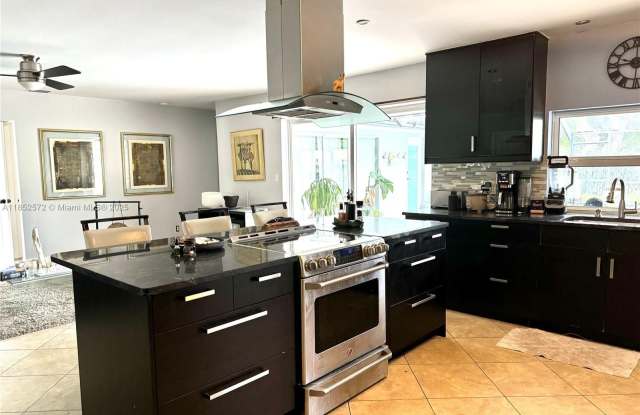 4116 Taft St photos photos