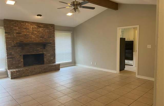 2820 Clear Springs Drive Gallery 4
