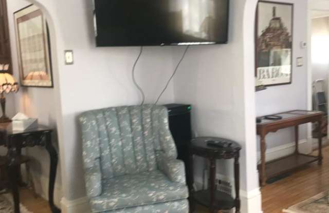 1719 22nd Avenue NE Gallery 4