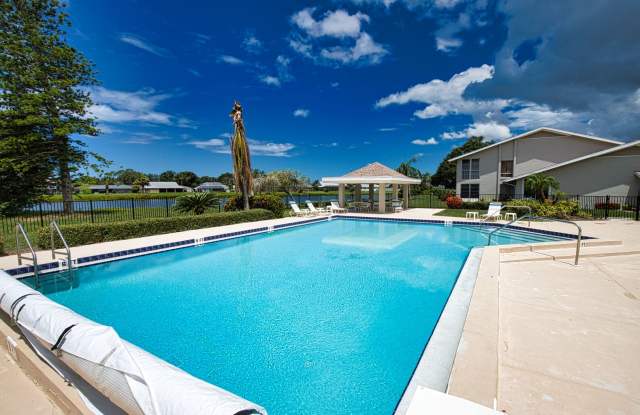Seasonal Short-Term First Floor Condo in Pinebrook Lake Club Community with Community Pool! Gallery 3