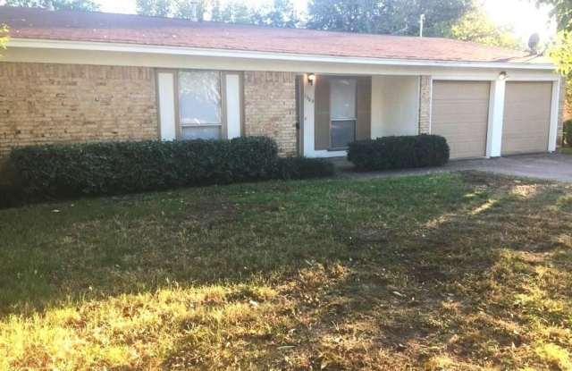 1302 Mohawk Drive - 1302 Mohawk Drive, Arlington, TX 76012