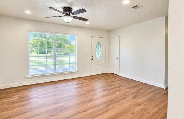 2100 Hill Top Ct Gallery 4