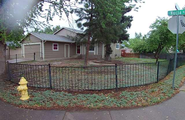 3 bed 2 bath 1400 Sq. feet BIG YARD in Aurora! photos photos 3 bed 2 bath 1400 Sq. feet BIG YARD in Aurora! photos photos