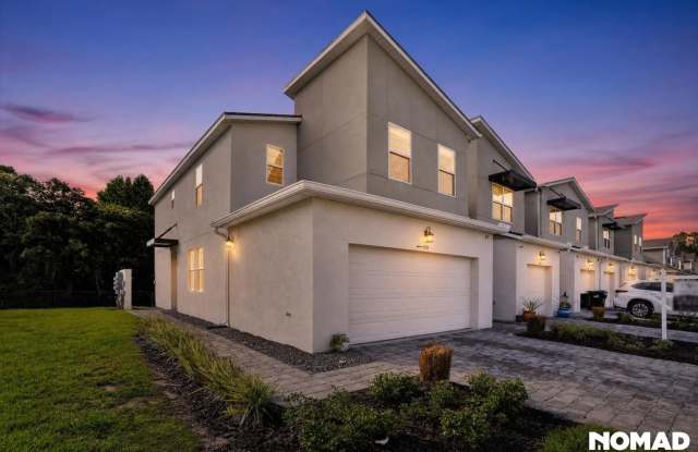 Beautiful 3BR Townhome with Pool Access in Prime Orlando Location – Available June 1 photos photos
