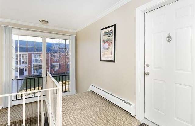 2425 Torquay Avenue Gallery 2