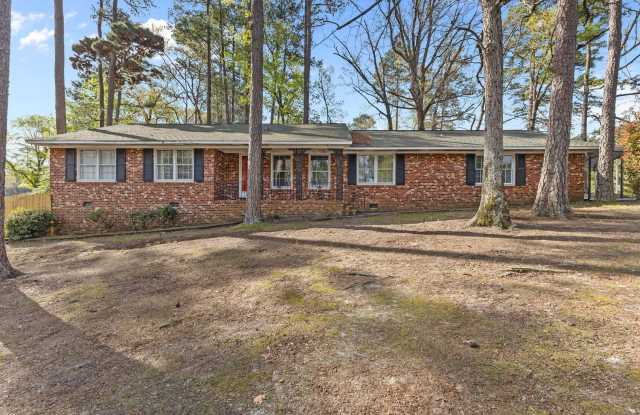 Beautifully Updated 4 Bed 3 Bath Home in Fayetteville photos photos