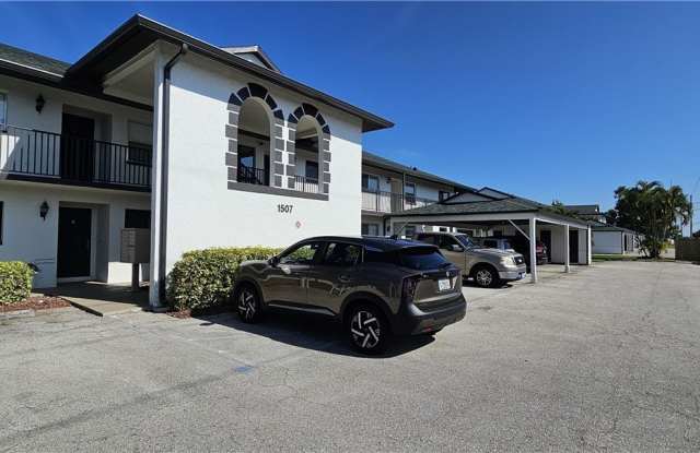 1507 Cape Coral Parkway W unit: 5 photos photos