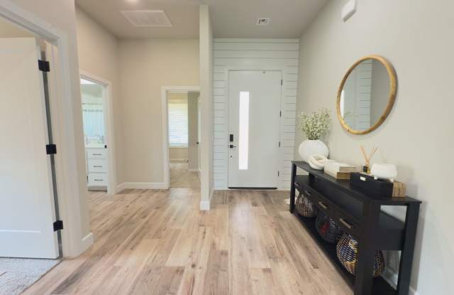 Immaculate Home in Deer Creek Park! Gallery 4