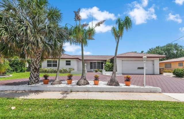 1500 NW 45th St photos photos