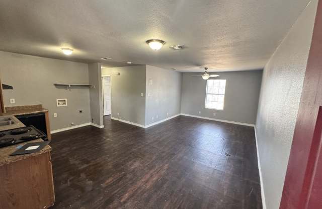 830 W Hutchins unit: 11 photos photos