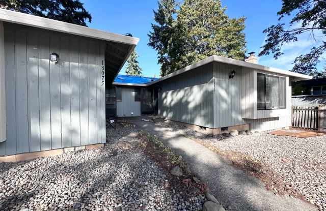NEWLY REMODELED SPACIOUS SANDY DUPLEX ON PRIVATE LOT WITH FENCED IN YARD! photos photos