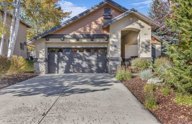 Single level Willowdraw Cottage in Sunpeak photos photos