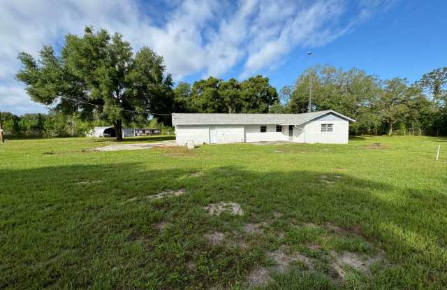 Beautiful Country Setting - 734 Abeble Road, Lake County, FL 32159