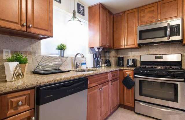 17 Oxford Cir. - 17 Oxford Circle, Belmont, MA 02478