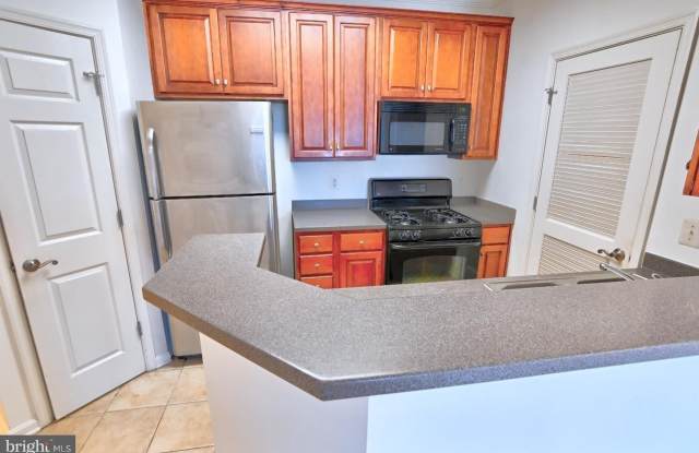 21216 MCFADDEN SQ #108 Gallery 2